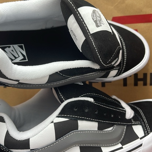 Vans Men’s Knu Skool Mega Check Black
VN0009QCCJJ
Sneakers - Picture 11 of 16